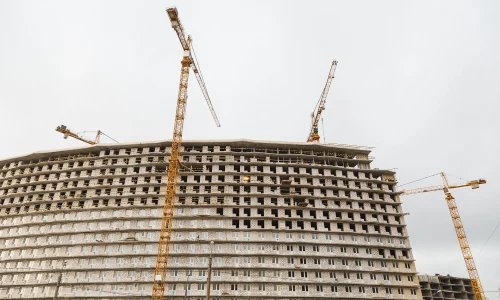 Мороз, печка и профит: бизнес на старых домах в деревне