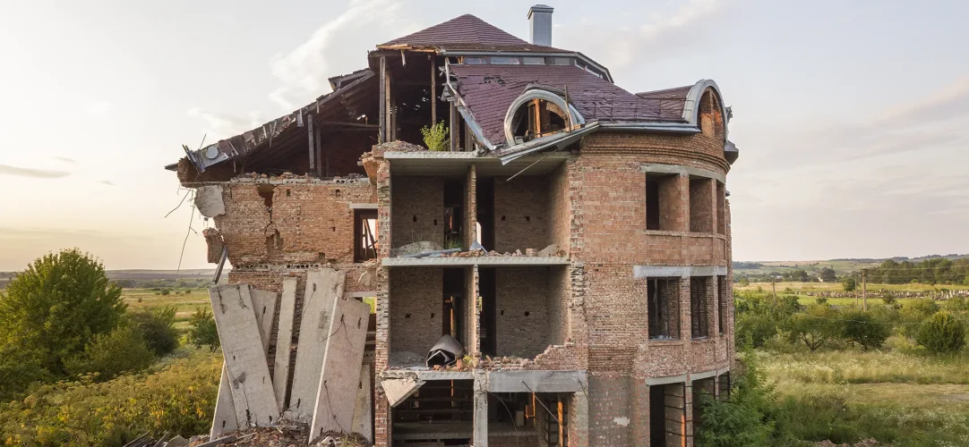 Недвижимость под разборку: купить ради стройматериалов