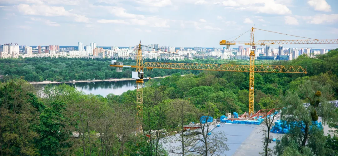 Недвижимость за 1 рубль: реально ли заработать, если не боитесь старых полов и новых обязательств